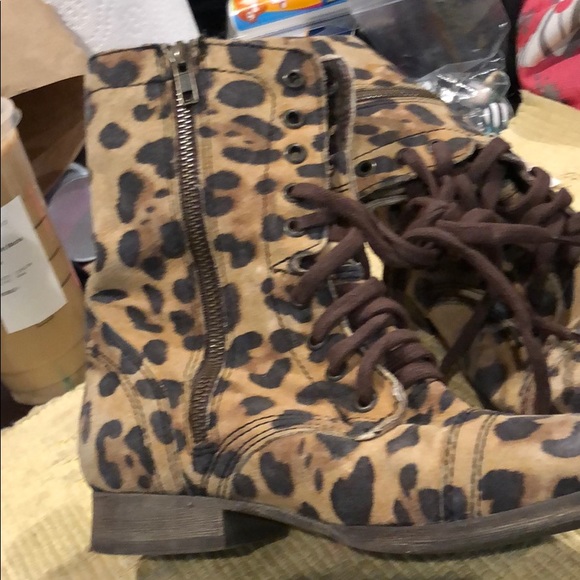 Steve Madden troopa L leopard print combat boots - Picture 4 of 10